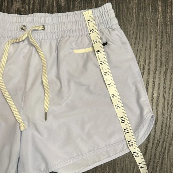 Vuori Women’s Clementine Short 2.0 4” Inseam in Periwinkle, Size Large - Picture 8 of 14